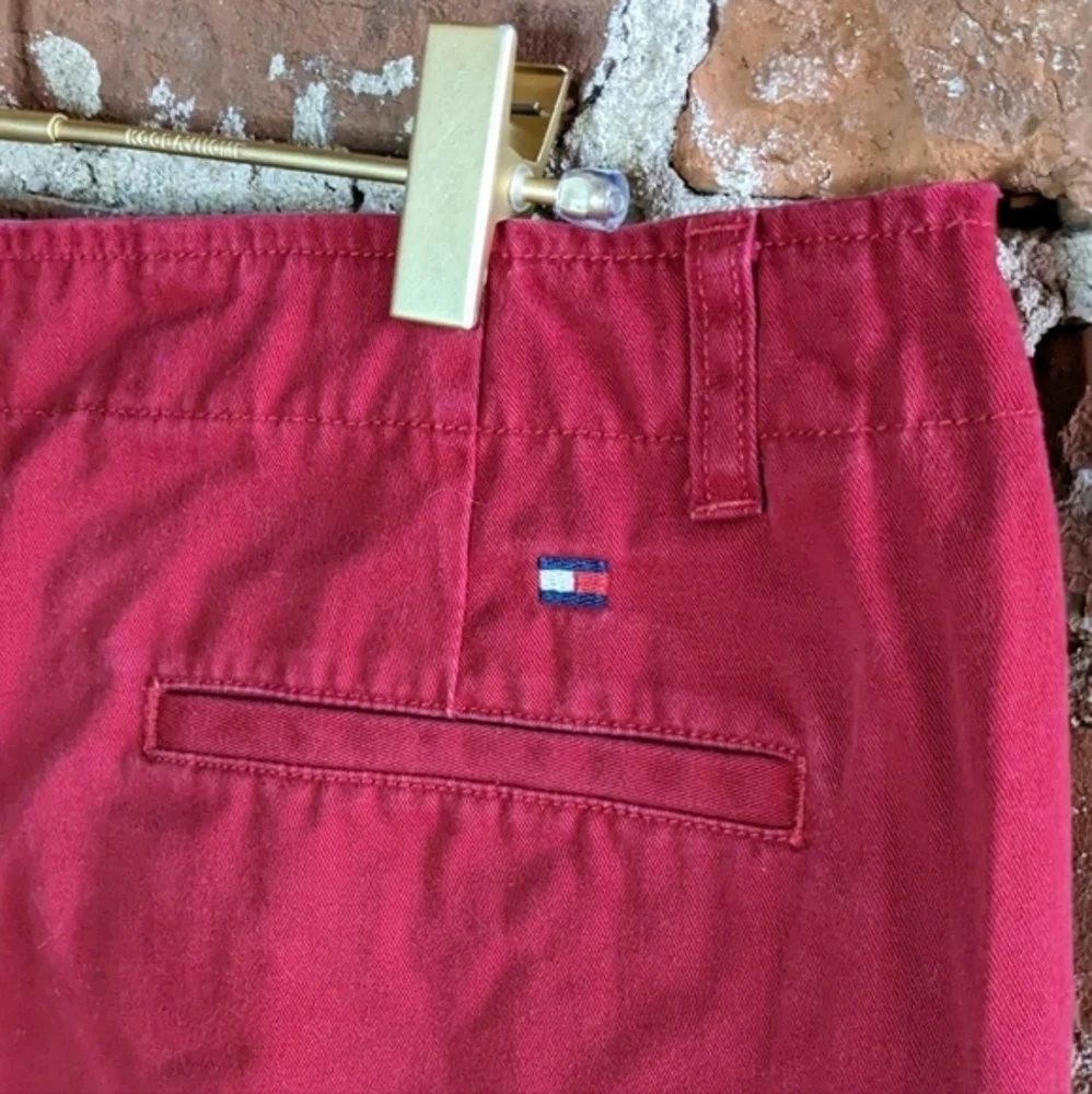 Tommy Hilfiger Women's Size 12 Red Shorts‎ w/ 4